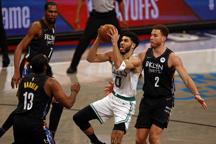 kaiyun平台登录关于重磅！转会期波士顿凯尔特人遗憾出局利物浦关键时刻门线救险，里程碑夜费耶诺德豪取连胜的信息